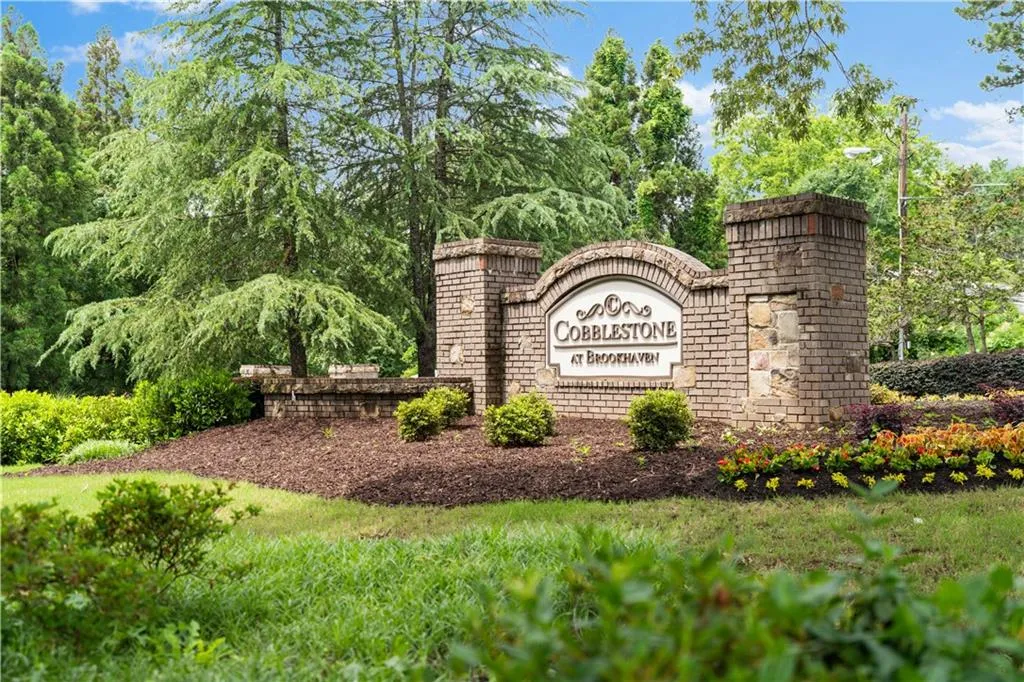 1973 Cobblestone Circle Ne, Brookhaven, Georgia 30319, 3 Bedrooms Bedrooms, ,3 BathroomsBathrooms,Residential,For Sale,1973 Cobblestone Circle Ne,7628908