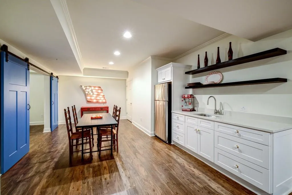 6120 Riverwood Drive, Sandy Springs, Georgia 30328, 6 Bedrooms Bedrooms, ,4 BathroomsBathrooms,Residential,Sold,6120 Riverwood Drive,5703935