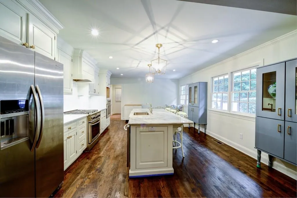 6120 Riverwood Drive, Sandy Springs, Georgia 30328, 6 Bedrooms Bedrooms, ,4 BathroomsBathrooms,Residential,Sold,6120 Riverwood Drive,5703935