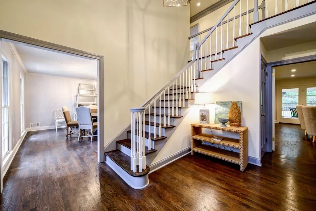 6120 Riverwood Drive, Sandy Springs, Georgia 30328, 6 Bedrooms Bedrooms, ,4 BathroomsBathrooms,Residential,Sold,6120 Riverwood Drive,5703935