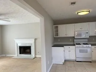 4025 Robin Circle, Atlanta, Georgia 30349, 3 Bedrooms Bedrooms, ,2 BathroomsBathrooms,Residential,Sold,4025 Robin Circle,6762334