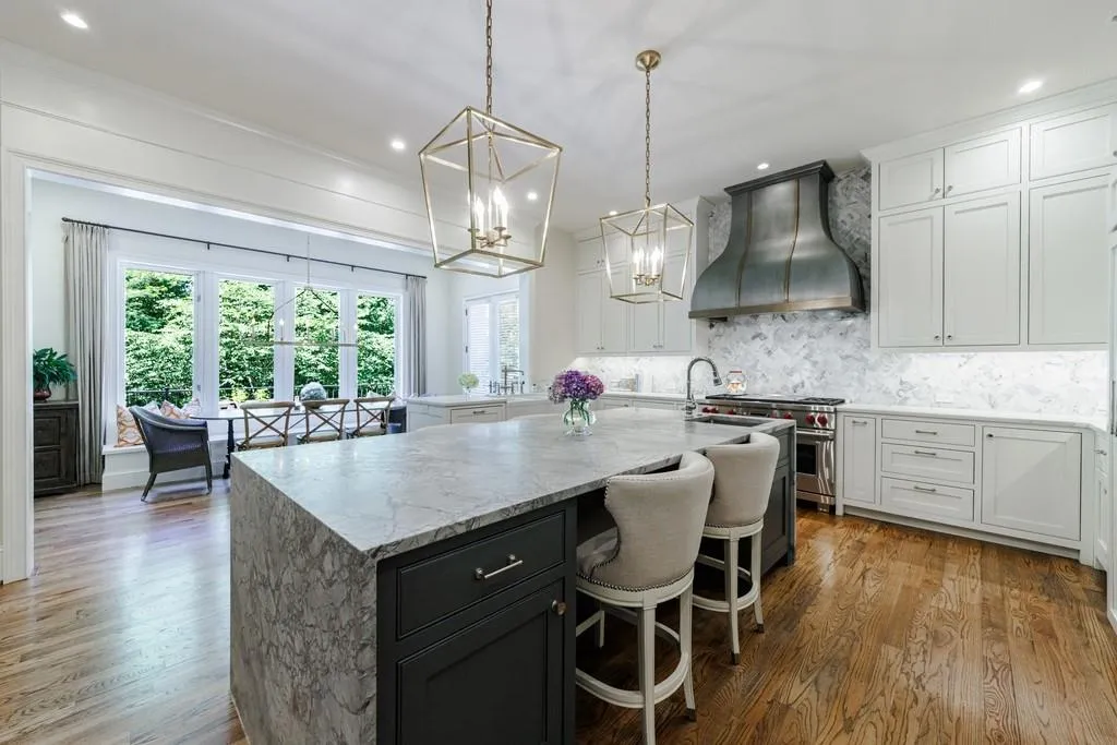 Kitchen open to Breakfast Room