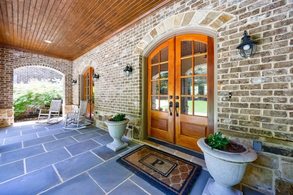 Front Porch/Entry