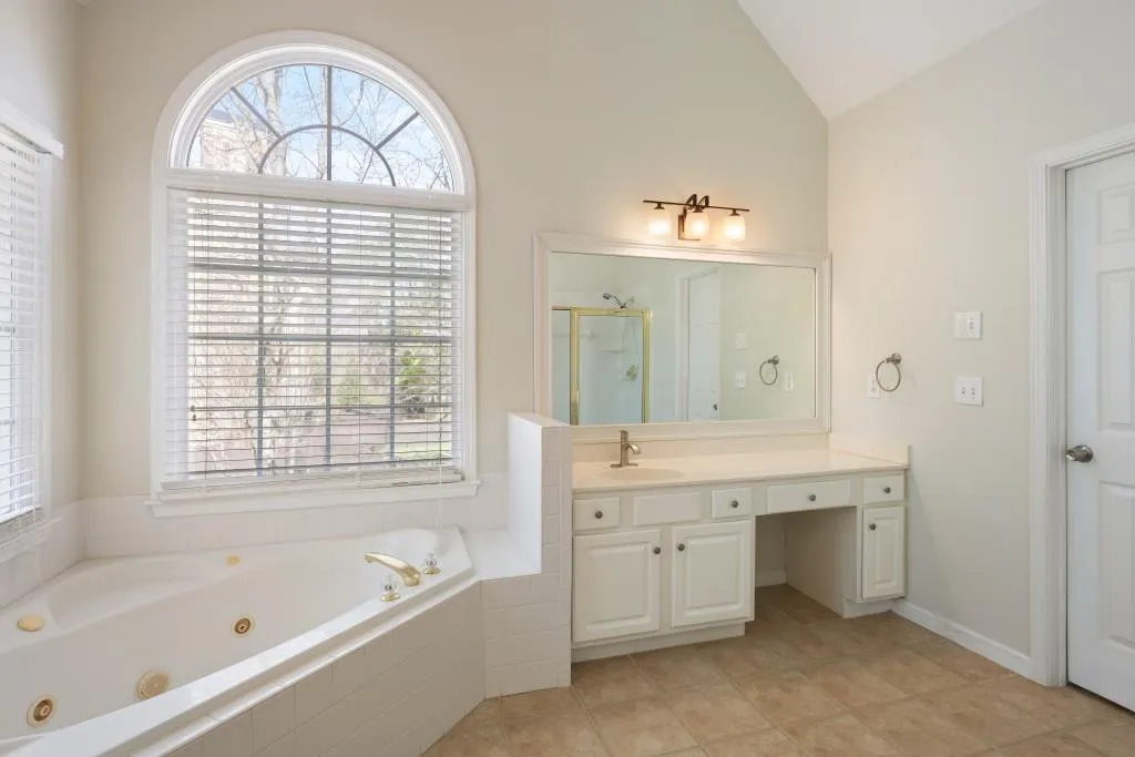 330 Whitley Park Drive, Sandy Springs, Georgia 30350, 4 Bedrooms Bedrooms, ,3 BathroomsBathrooms,Residential,Sold,330 Whitley Park Drive,7022891