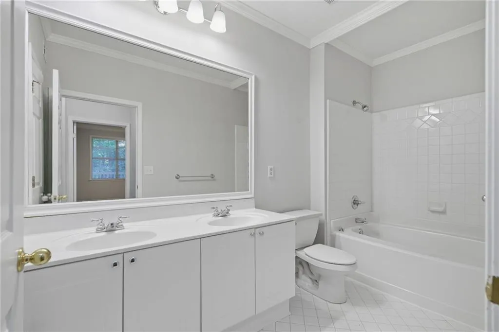 2400 Cumberland Parkway Se Unit 614, Atlanta, Georgia 30339, 3 Bedrooms Bedrooms, ,2 BathroomsBathrooms,Residential,For Sale,2400 Cumberland Parkway Se Unit 614,7655714