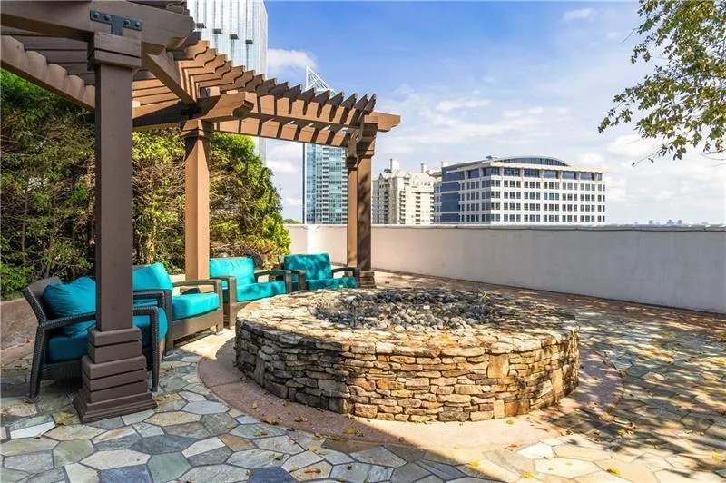 3324 Peachtree Road Ne Unit 2518, Atlanta, Georgia 30326, 2 Bedrooms Bedrooms, ,2 BathroomsBathrooms,Residential,For Sale,3324 Peachtree Road Ne Unit 2518,7647771