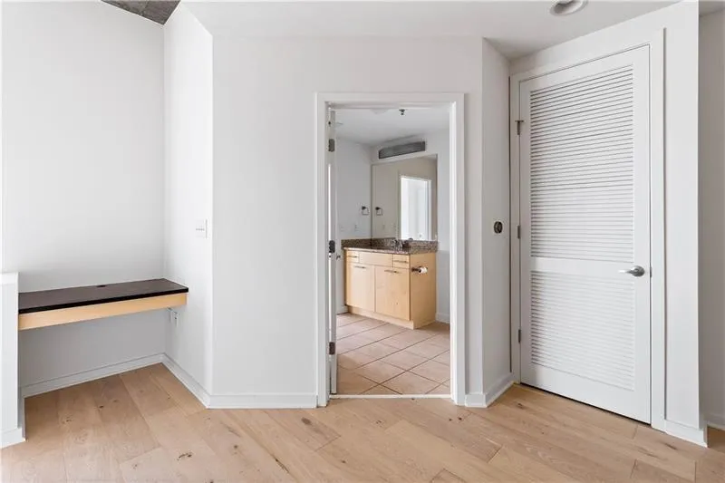 3324 Peachtree Road Ne Unit 2518, Atlanta, Georgia 30326, 2 Bedrooms Bedrooms, ,2 BathroomsBathrooms,Residential,For Sale,3324 Peachtree Road Ne Unit 2518,7647771