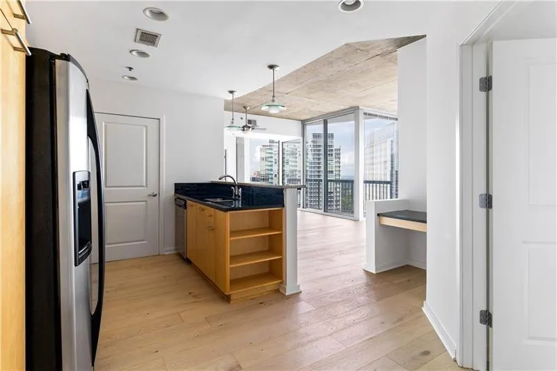 3324 Peachtree Road Ne Unit 2518, Atlanta, Georgia 30326, 2 Bedrooms Bedrooms, ,2 BathroomsBathrooms,Residential,For Sale,3324 Peachtree Road Ne Unit 2518,7647771