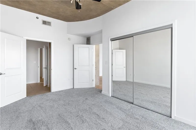 3324 Peachtree Road Ne Unit 2518, Atlanta, Georgia 30326, 2 Bedrooms Bedrooms, ,2 BathroomsBathrooms,Residential,For Sale,3324 Peachtree Road Ne Unit 2518,7647771