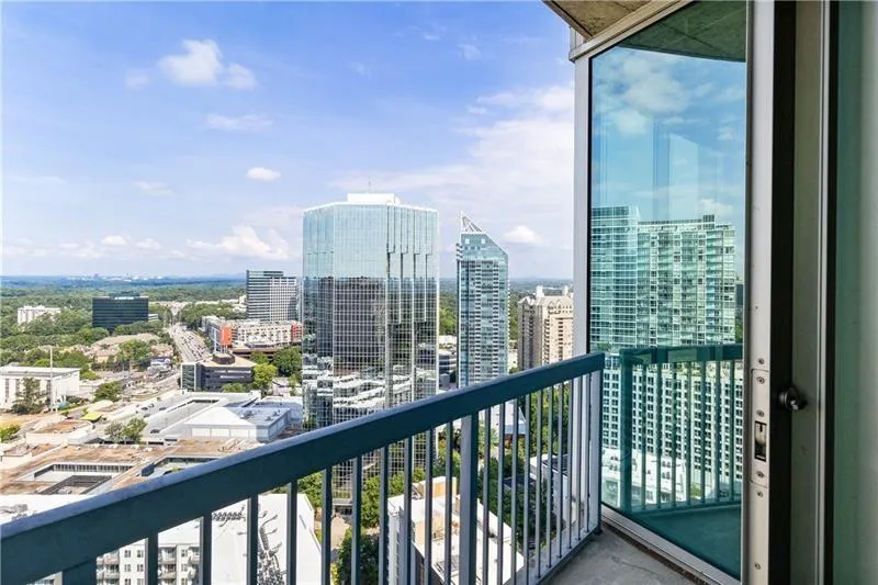 3324 Peachtree Road Ne Unit 2518, Atlanta, Georgia 30326, 2 Bedrooms Bedrooms, ,2 BathroomsBathrooms,Residential,For Sale,3324 Peachtree Road Ne Unit 2518,7647771