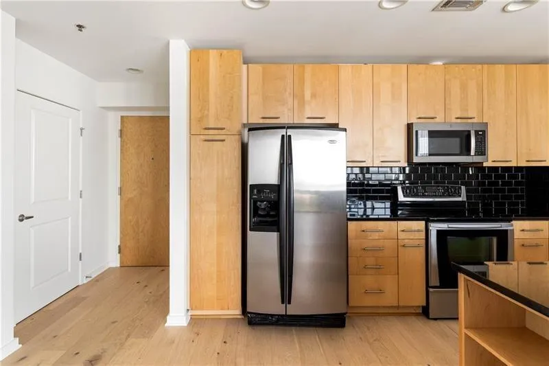3324 Peachtree Road Ne Unit 2518, Atlanta, Georgia 30326, 2 Bedrooms Bedrooms, ,2 BathroomsBathrooms,Residential,For Sale,3324 Peachtree Road Ne Unit 2518,7647771