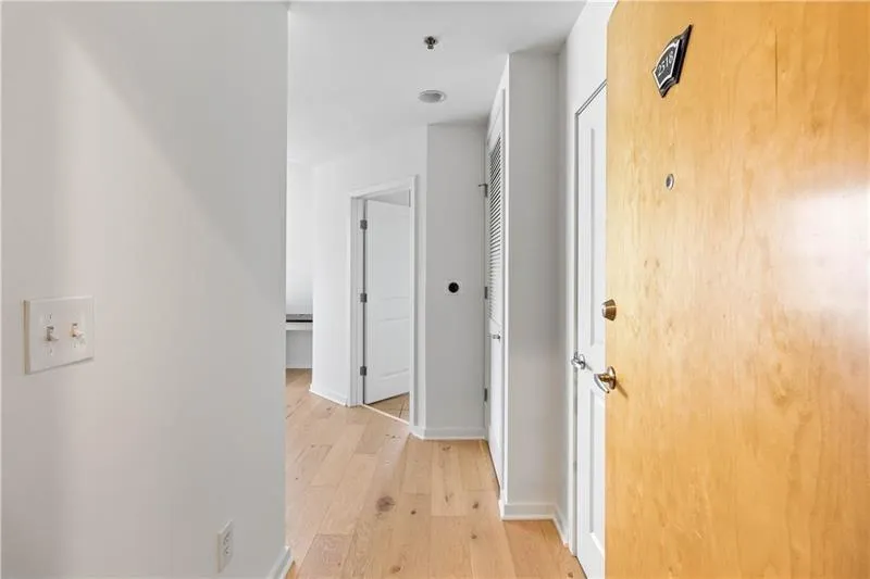 3324 Peachtree Road Ne Unit 2518, Atlanta, Georgia 30326, 2 Bedrooms Bedrooms, ,2 BathroomsBathrooms,Residential,For Sale,3324 Peachtree Road Ne Unit 2518,7647771
