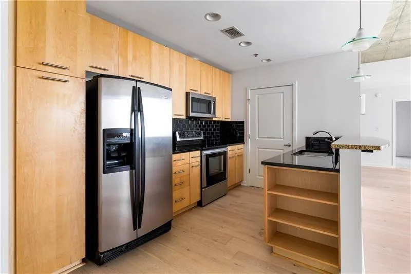 3324 Peachtree Road Ne Unit 2518, Atlanta, Georgia 30326, 2 Bedrooms Bedrooms, ,2 BathroomsBathrooms,Residential,For Sale,3324 Peachtree Road Ne Unit 2518,7647771