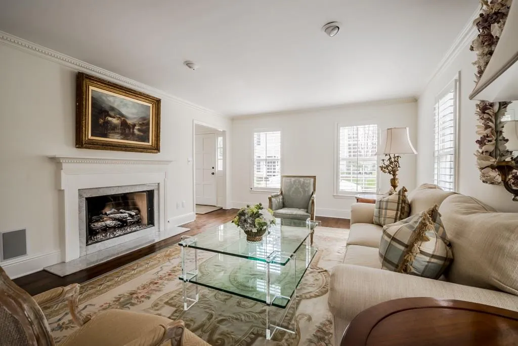 979 Moores Mill Road Nw Unit 979, Atlanta, Georgia 30327, 3 Bedrooms Bedrooms, ,2 BathroomsBathrooms,Residential,Sold,979 Moores Mill Road Nw Unit 979,5817066