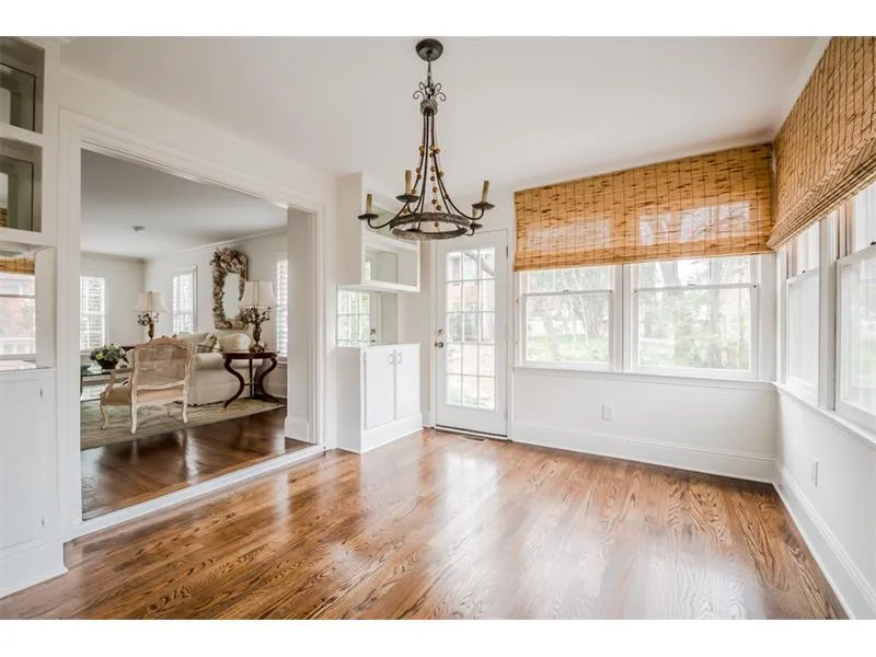979 Moores Mill Road Nw Unit 979, Atlanta, Georgia 30327, 3 Bedrooms Bedrooms, ,2 BathroomsBathrooms,Residential,Sold,979 Moores Mill Road Nw Unit 979,5817066