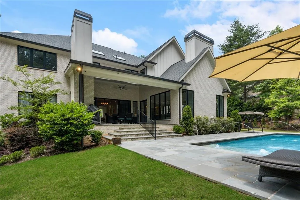 4555 Mystic Drive, Atlanta, Georgia 30342, 6 Bedrooms Bedrooms, ,6 BathroomsBathrooms,Residential,Sold,4555 Mystic Drive,6894606