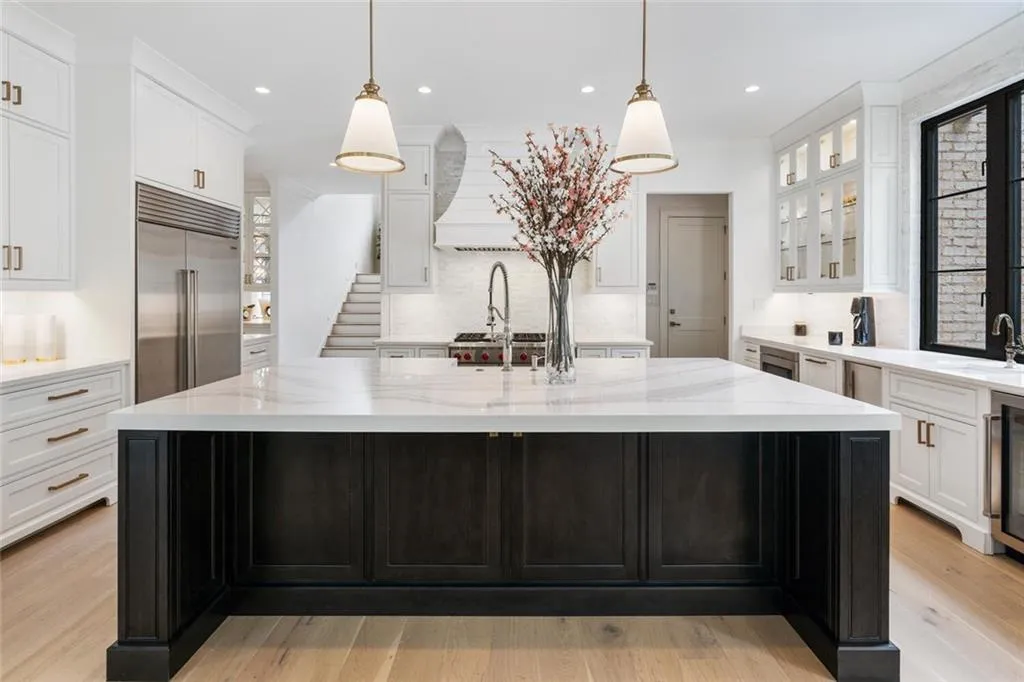 4555 Mystic Drive, Atlanta, Georgia 30342, 6 Bedrooms Bedrooms, ,6 BathroomsBathrooms,Residential,Sold,4555 Mystic Drive,6894606