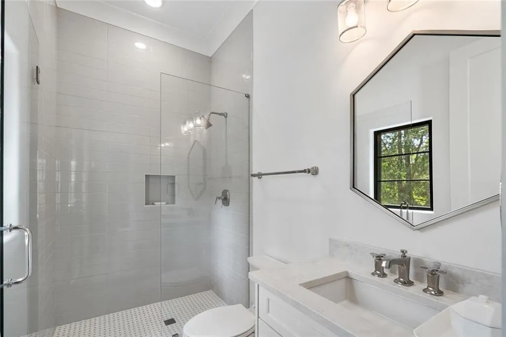 4555 Mystic Drive, Atlanta, Georgia 30342, 6 Bedrooms Bedrooms, ,6 BathroomsBathrooms,Residential,Sold,4555 Mystic Drive,6894606