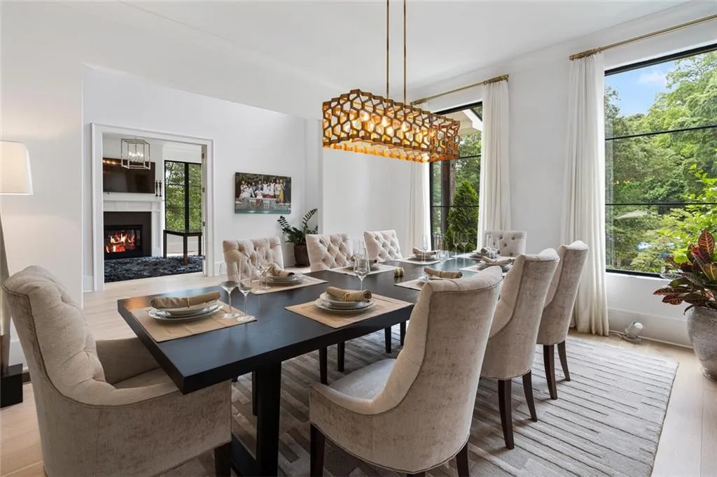 4555 Mystic Drive, Atlanta, Georgia 30342, 6 Bedrooms Bedrooms, ,6 BathroomsBathrooms,Residential,Sold,4555 Mystic Drive,6894606