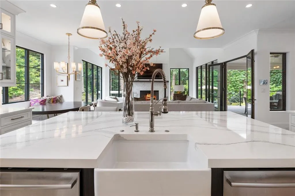 4555 Mystic Drive, Atlanta, Georgia 30342, 6 Bedrooms Bedrooms, ,6 BathroomsBathrooms,Residential,Sold,4555 Mystic Drive,6894606