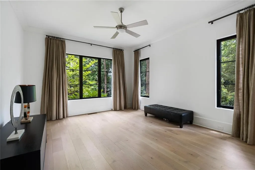 4555 Mystic Drive, Atlanta, Georgia 30342, 6 Bedrooms Bedrooms, ,6 BathroomsBathrooms,Residential,Sold,4555 Mystic Drive,6894606