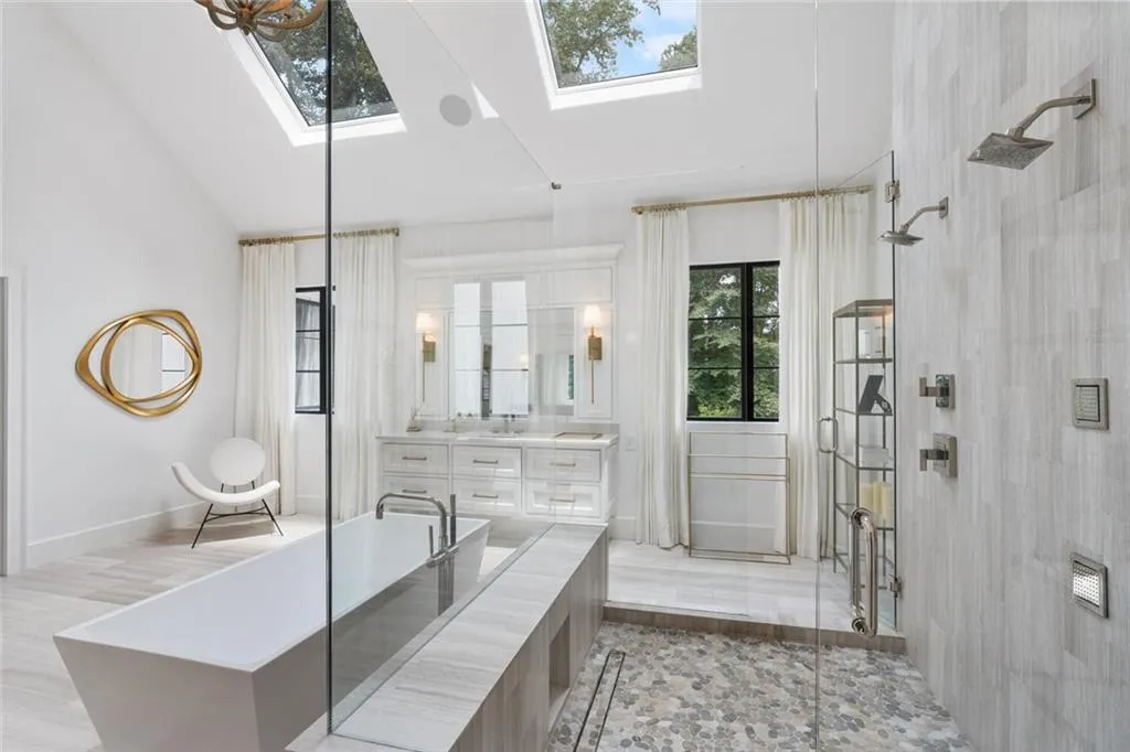 4555 Mystic Drive, Atlanta, Georgia 30342, 6 Bedrooms Bedrooms, ,6 BathroomsBathrooms,Residential,Sold,4555 Mystic Drive,6894606