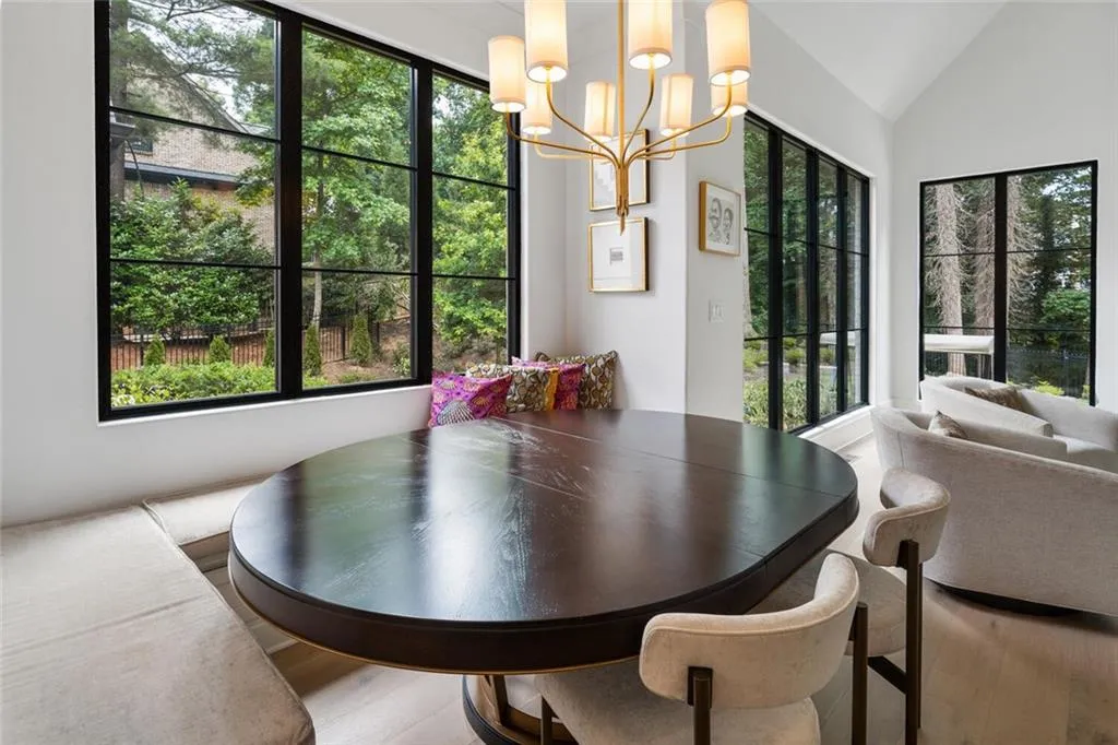 4555 Mystic Drive, Atlanta, Georgia 30342, 6 Bedrooms Bedrooms, ,6 BathroomsBathrooms,Residential,Sold,4555 Mystic Drive,6894606