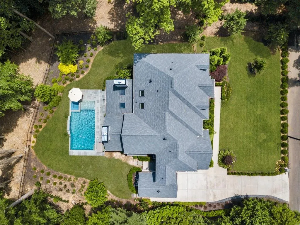 4555 Mystic Drive, Atlanta, Georgia 30342, 6 Bedrooms Bedrooms, ,6 BathroomsBathrooms,Residential,Sold,4555 Mystic Drive,6894606