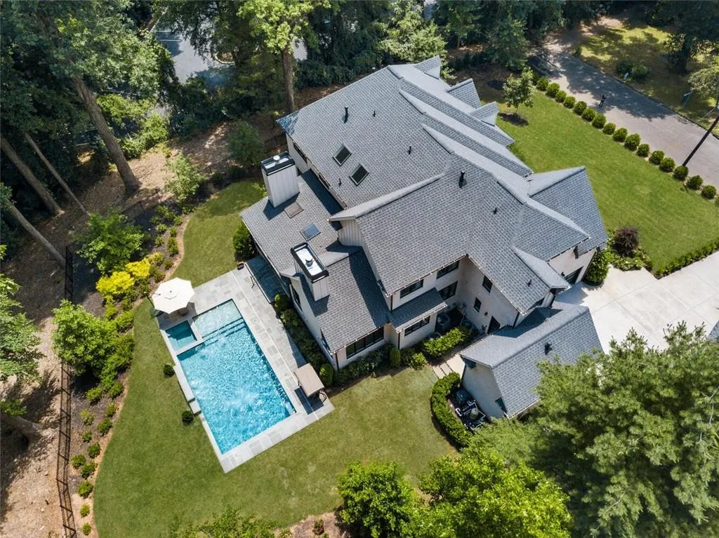 4555 Mystic Drive, Atlanta, Georgia 30342, 6 Bedrooms Bedrooms, ,6 BathroomsBathrooms,Residential,Sold,4555 Mystic Drive,6894606