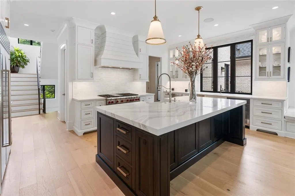 4555 Mystic Drive, Atlanta, Georgia 30342, 6 Bedrooms Bedrooms, ,6 BathroomsBathrooms,Residential,Sold,4555 Mystic Drive,6894606