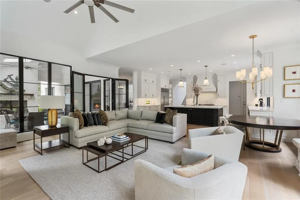 4555 Mystic Drive, Atlanta, Georgia 30342, 6 Bedrooms Bedrooms, ,6 BathroomsBathrooms,Residential,Sold,4555 Mystic Drive,6894606