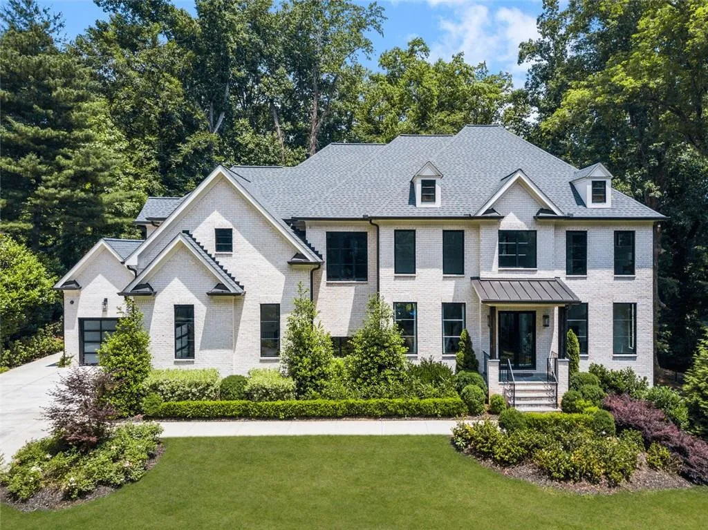 4555 Mystic Drive, Atlanta, Georgia 30342, 6 Bedrooms Bedrooms, ,6 BathroomsBathrooms,Residential,Sold,4555 Mystic Drive,6894606