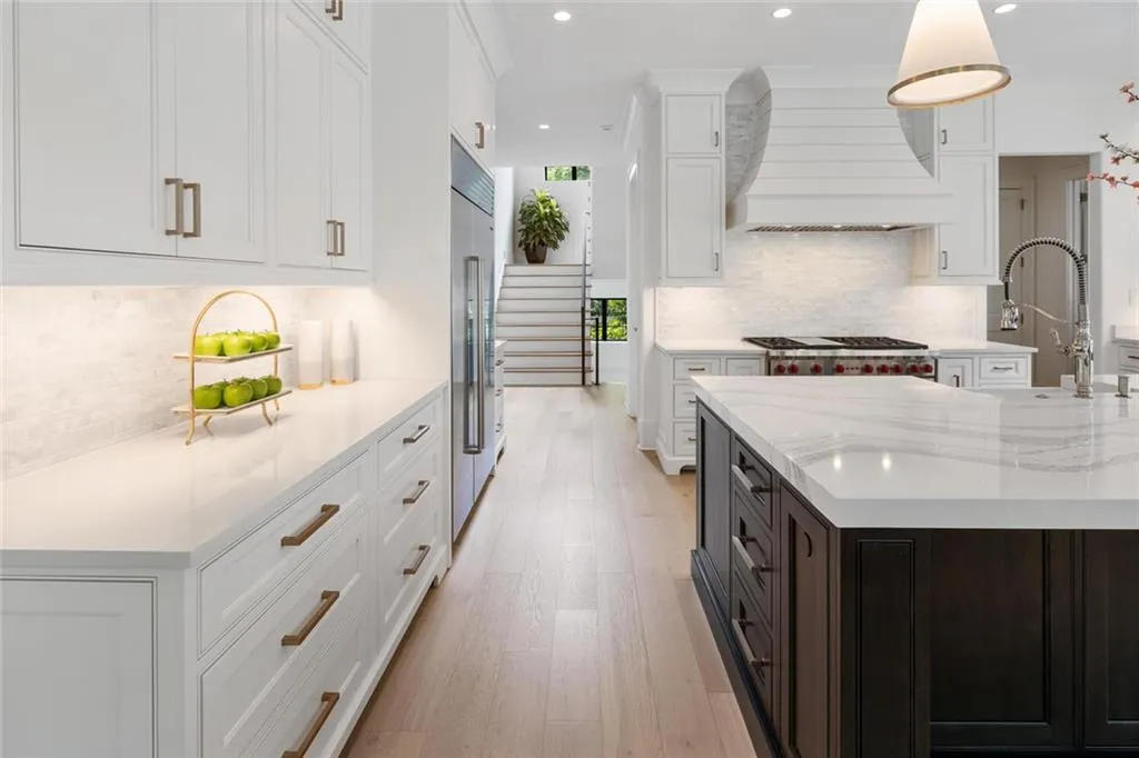 4555 Mystic Drive, Atlanta, Georgia 30342, 6 Bedrooms Bedrooms, ,6 BathroomsBathrooms,Residential,Sold,4555 Mystic Drive,6894606