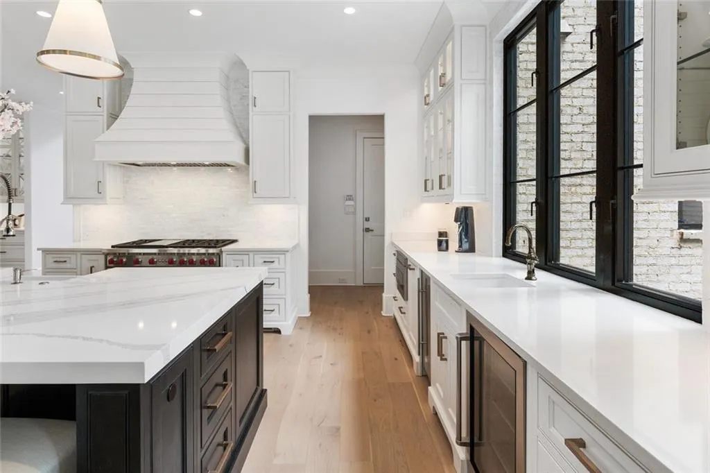 4555 Mystic Drive, Atlanta, Georgia 30342, 6 Bedrooms Bedrooms, ,6 BathroomsBathrooms,Residential,Sold,4555 Mystic Drive,6894606