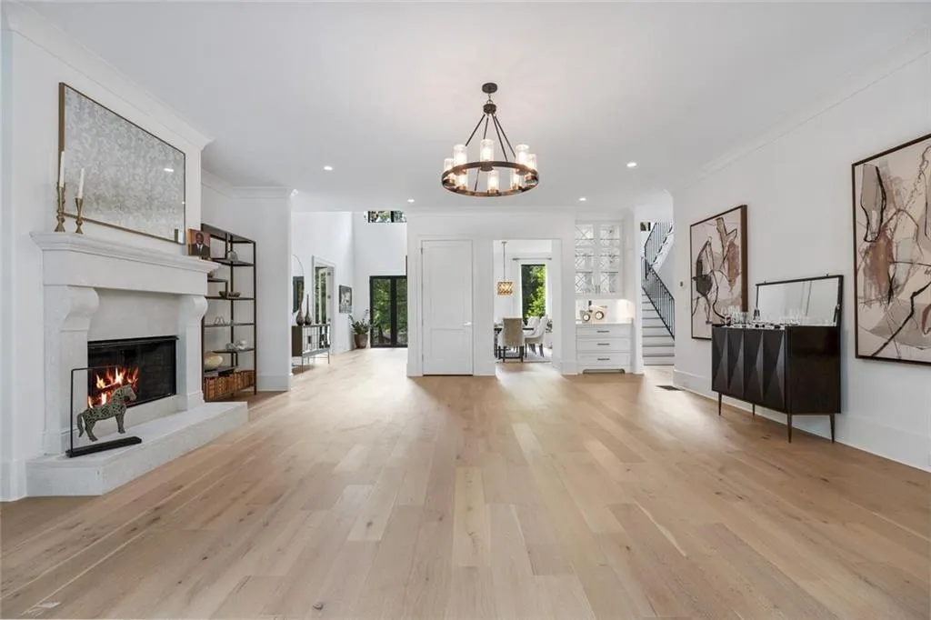 4555 Mystic Drive, Atlanta, Georgia 30342, 6 Bedrooms Bedrooms, ,6 BathroomsBathrooms,Residential,Sold,4555 Mystic Drive,6894606