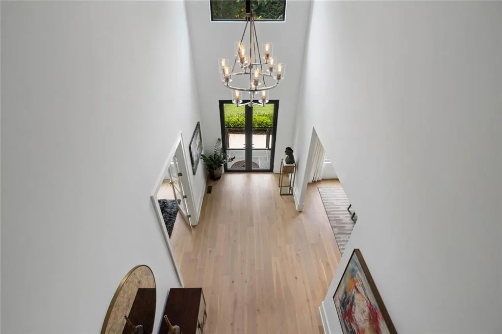 4555 Mystic Drive, Atlanta, Georgia 30342, 6 Bedrooms Bedrooms, ,6 BathroomsBathrooms,Residential,Sold,4555 Mystic Drive,6894606