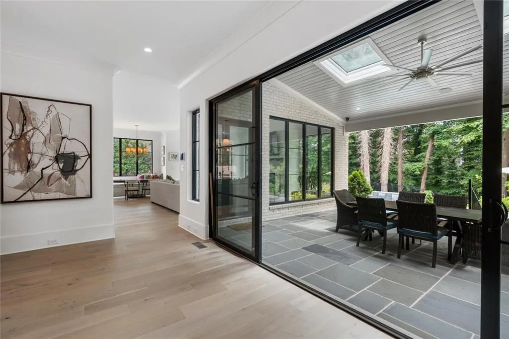 4555 Mystic Drive, Atlanta, Georgia 30342, 6 Bedrooms Bedrooms, ,6 BathroomsBathrooms,Residential,Sold,4555 Mystic Drive,6894606