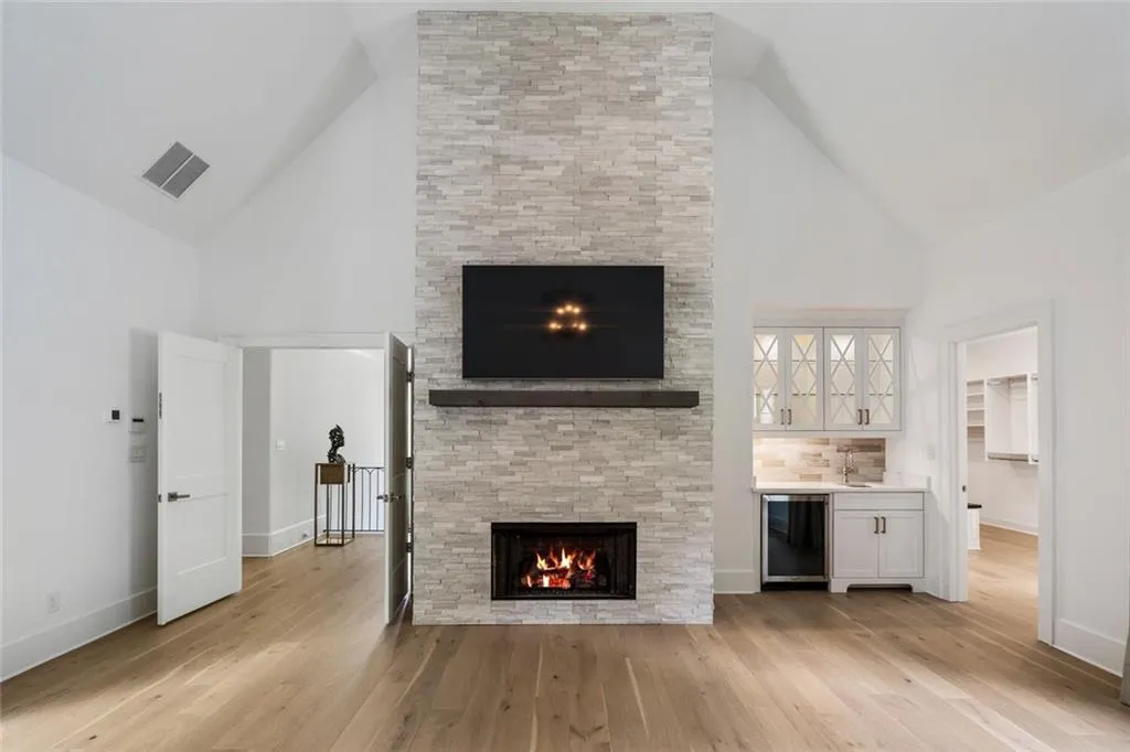 4555 Mystic Drive, Atlanta, Georgia 30342, 6 Bedrooms Bedrooms, ,6 BathroomsBathrooms,Residential,Sold,4555 Mystic Drive,6894606