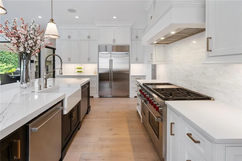 4555 Mystic Drive, Atlanta, Georgia 30342, 6 Bedrooms Bedrooms, ,6 BathroomsBathrooms,Residential,Sold,4555 Mystic Drive,6894606