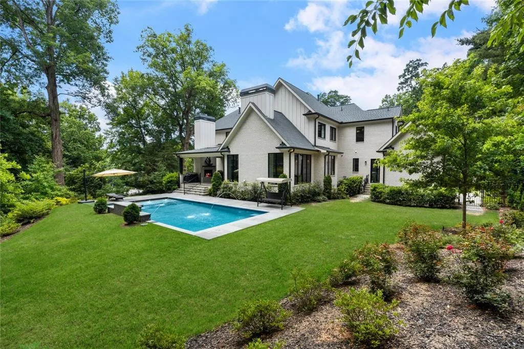 4555 Mystic Drive, Atlanta, Georgia 30342, 6 Bedrooms Bedrooms, ,6 BathroomsBathrooms,Residential,Sold,4555 Mystic Drive,6894606