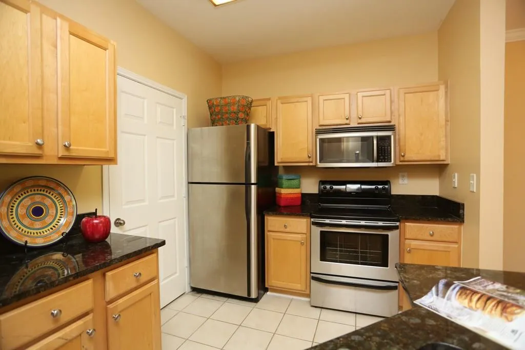 5641 Roswell Road Unit 305, Sandy Springs, Georgia 30342, 2 Bedrooms Bedrooms, ,2 BathroomsBathrooms,Residential,Sold,5641 Roswell Road Unit 305,5686315