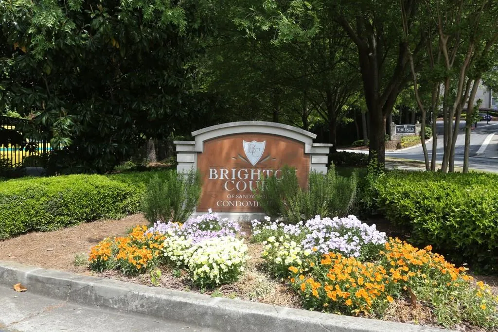 5641 Roswell Road Unit 305, Sandy Springs, Georgia 30342, 2 Bedrooms Bedrooms, ,2 BathroomsBathrooms,Residential,Sold,5641 Roswell Road Unit 305,5686315