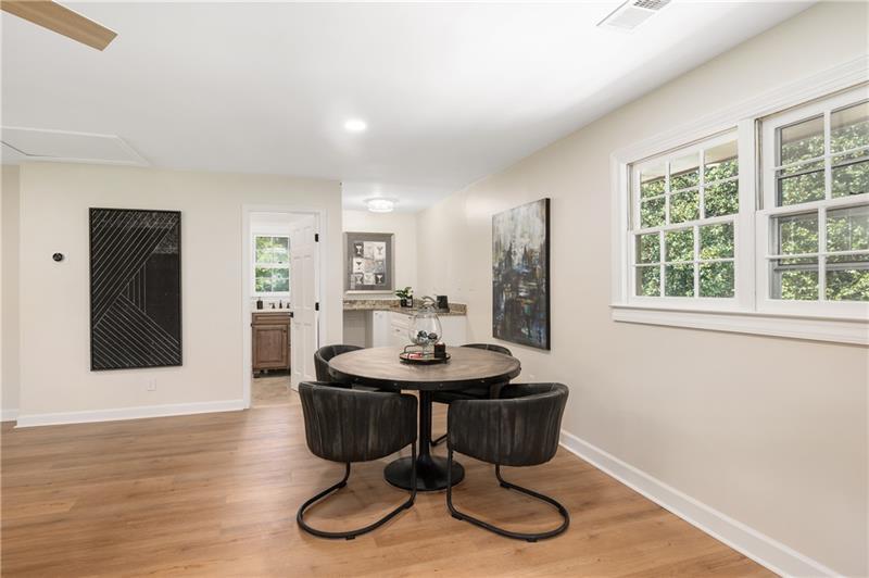 6270 Riverwood Drive, Sandy Springs, Georgia 30328, 5 Bedrooms Bedrooms, ,5 BathroomsBathrooms,Residential,Sold,6270 Riverwood Drive,7335973