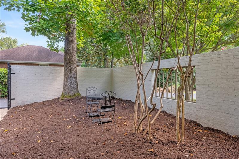 6270 Riverwood Drive, Sandy Springs, Georgia 30328, 5 Bedrooms Bedrooms, ,5 BathroomsBathrooms,Residential,Sold,6270 Riverwood Drive,7335973