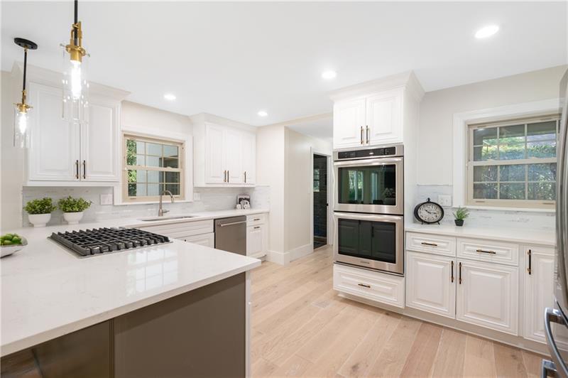 6270 Riverwood Drive, Sandy Springs, Georgia 30328, 5 Bedrooms Bedrooms, ,5 BathroomsBathrooms,Residential,Sold,6270 Riverwood Drive,7335973