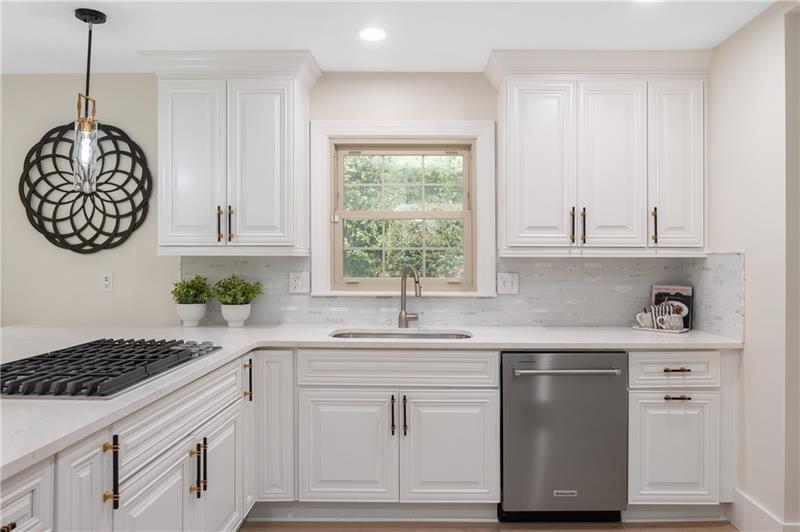6270 Riverwood Drive, Sandy Springs, Georgia 30328, 5 Bedrooms Bedrooms, ,5 BathroomsBathrooms,Residential,Sold,6270 Riverwood Drive,7335973
