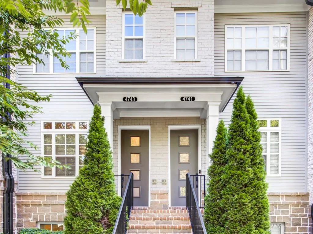 4743 Roswell Road, Atlanta, Georgia 30342, 2 Bedrooms Bedrooms, ,2 BathroomsBathrooms,Residential,Sold,4743 Roswell Road,7508207