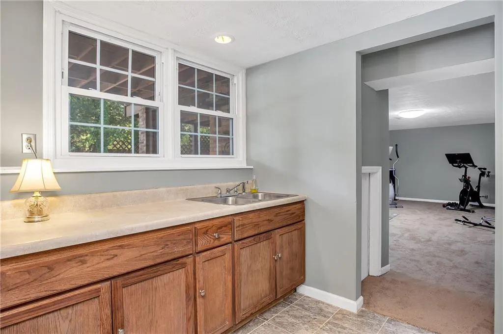 680 Amster Green Drive, Sandy Springs, Georgia 30350, 5 Bedrooms Bedrooms, ,4 BathroomsBathrooms,Residential,Sold,680 Amster Green Drive,6625724