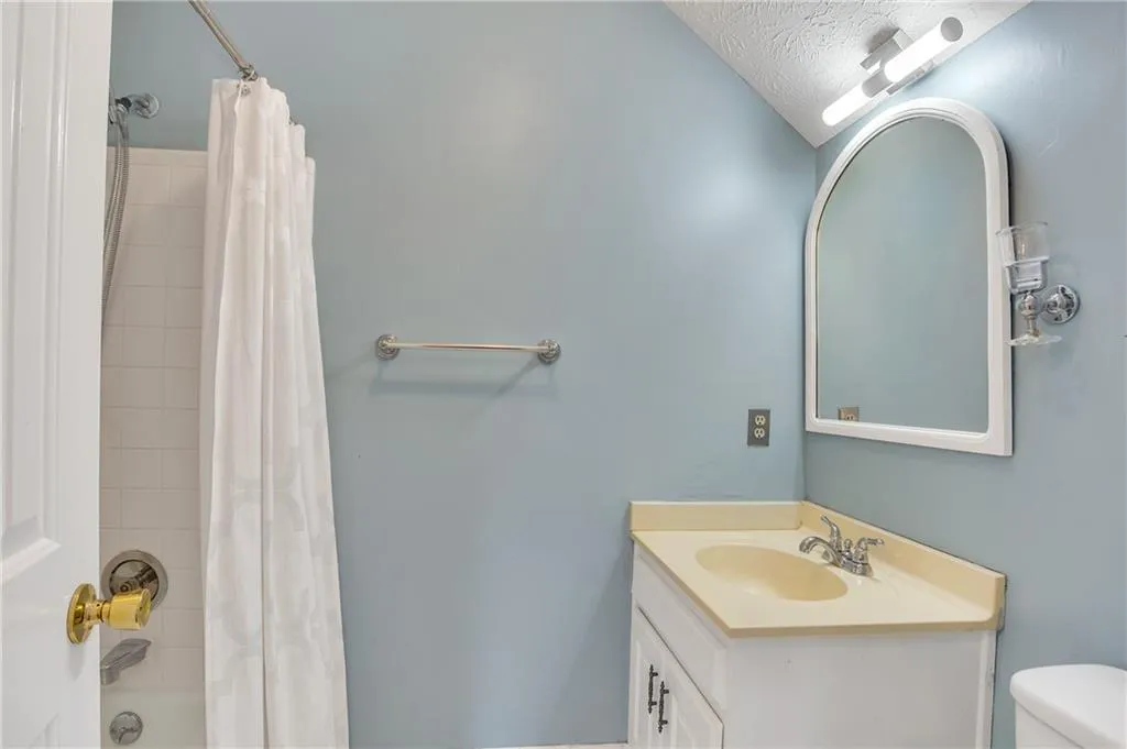 680 Amster Green Drive, Sandy Springs, Georgia 30350, 5 Bedrooms Bedrooms, ,4 BathroomsBathrooms,Residential,Sold,680 Amster Green Drive,6625724