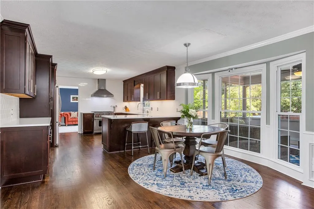 680 Amster Green Drive, Sandy Springs, Georgia 30350, 5 Bedrooms Bedrooms, ,4 BathroomsBathrooms,Residential,Sold,680 Amster Green Drive,6625724